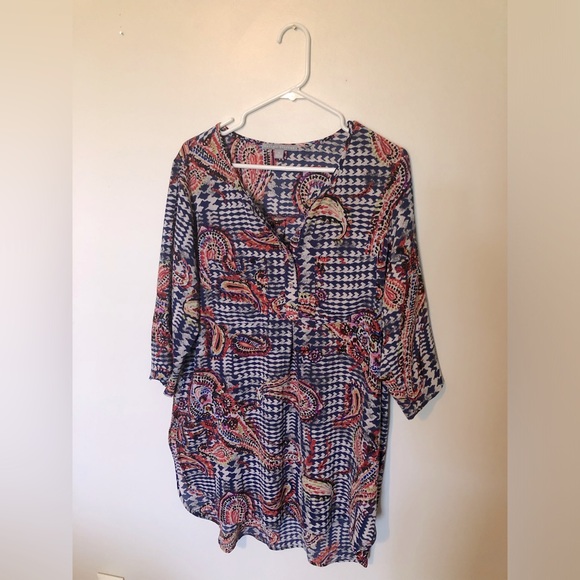 Valerie Stevens Tops - Vibrant Blue and Red Paisley Tunic with 3/4 Sleeves Lightweight & Flowy